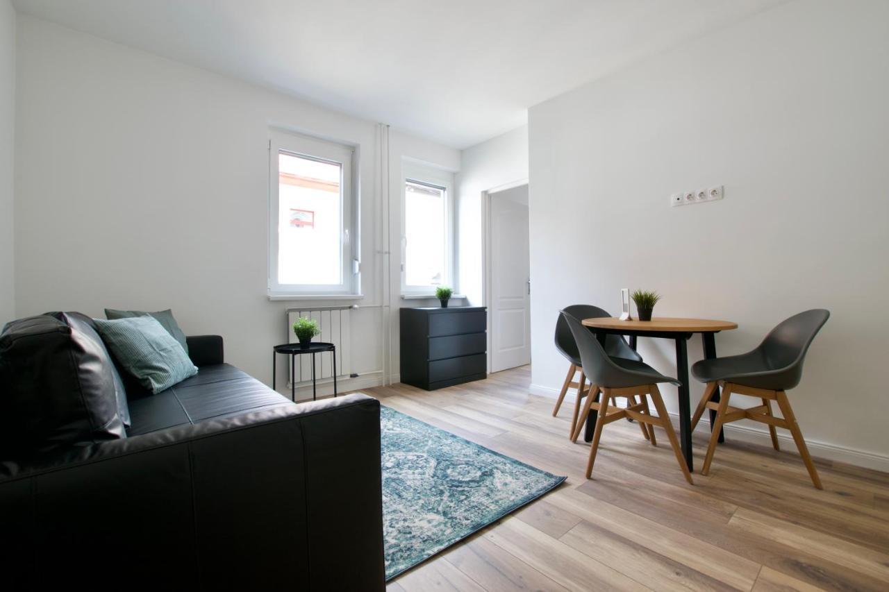 Standard Apartment By Hi5 - Dessewffy 37 Suites 부다페스트 외부 사진